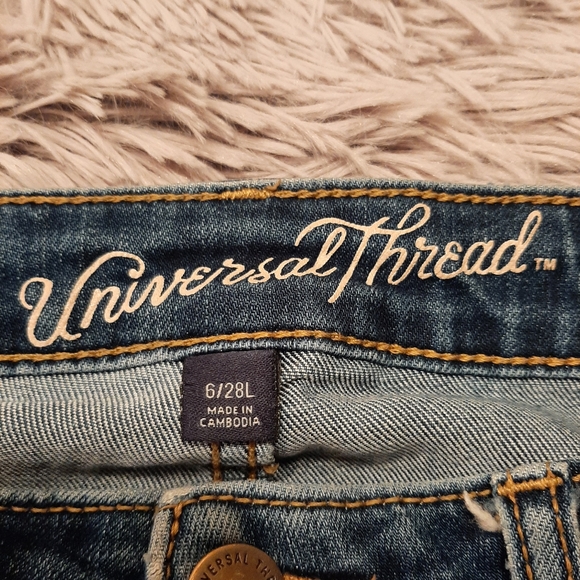 Universal Thread Mid Rise Skinny Size 6 - Picture 2 of 8